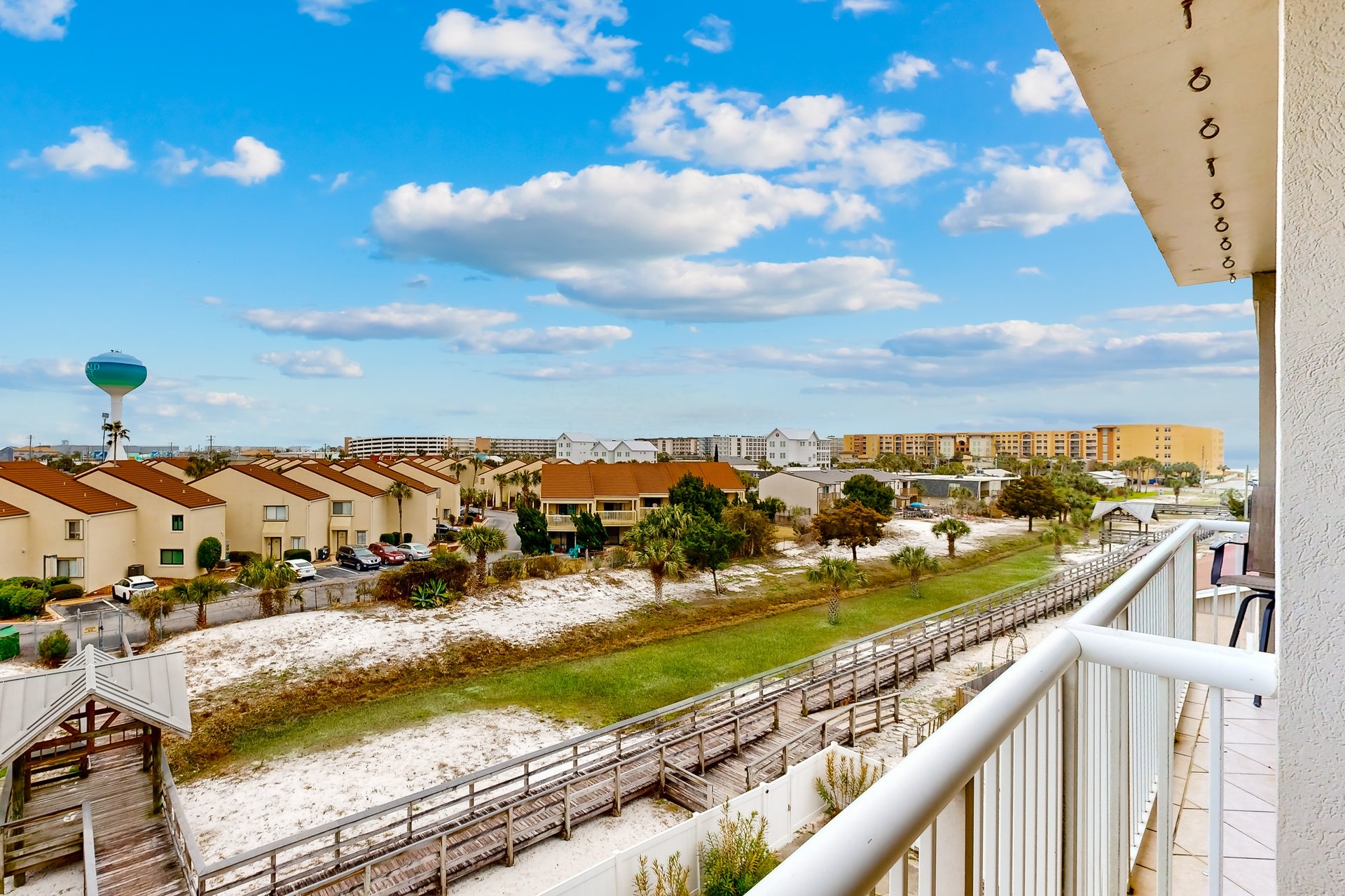 Palm Court Yacht Club 412 24