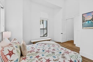 3rd Floor, Queen Bedroom
