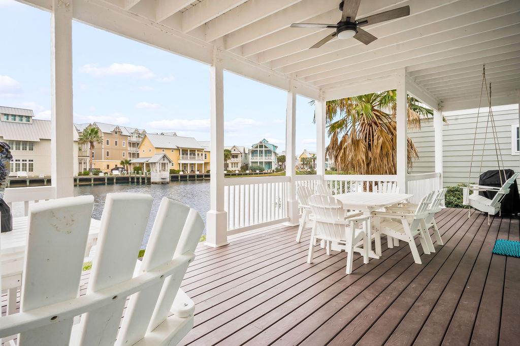 Lakeside Porch, 1st Floor