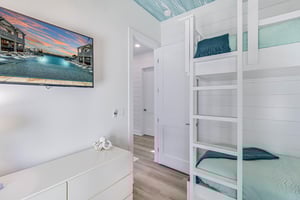 2nd Floor, Bunk Bedroom