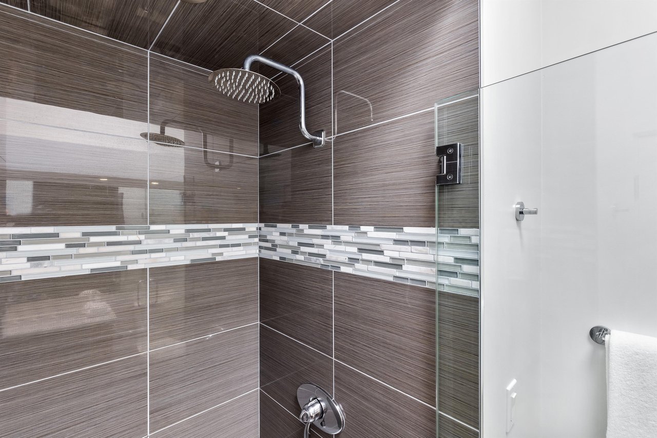 Guest shower