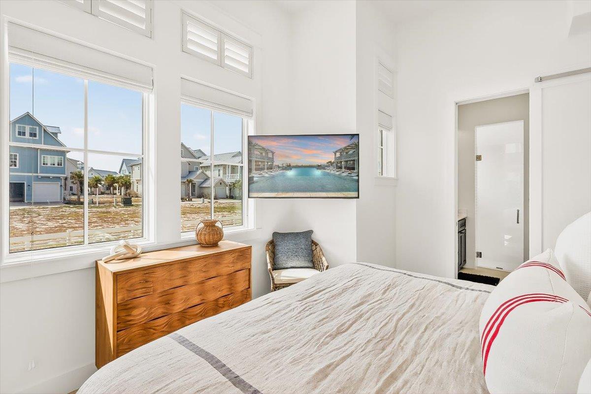 Back King Bedroom, 1st Floor