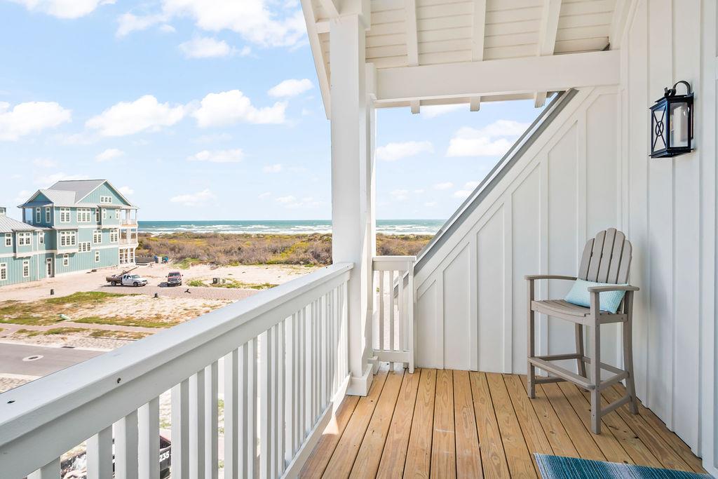 Second King Balcony, 3rd Floor