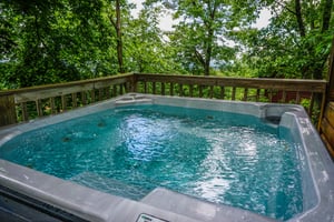 Hot tub at Bushwood Lodge, a 3bedroom cabin rental located in Gatlinburg
