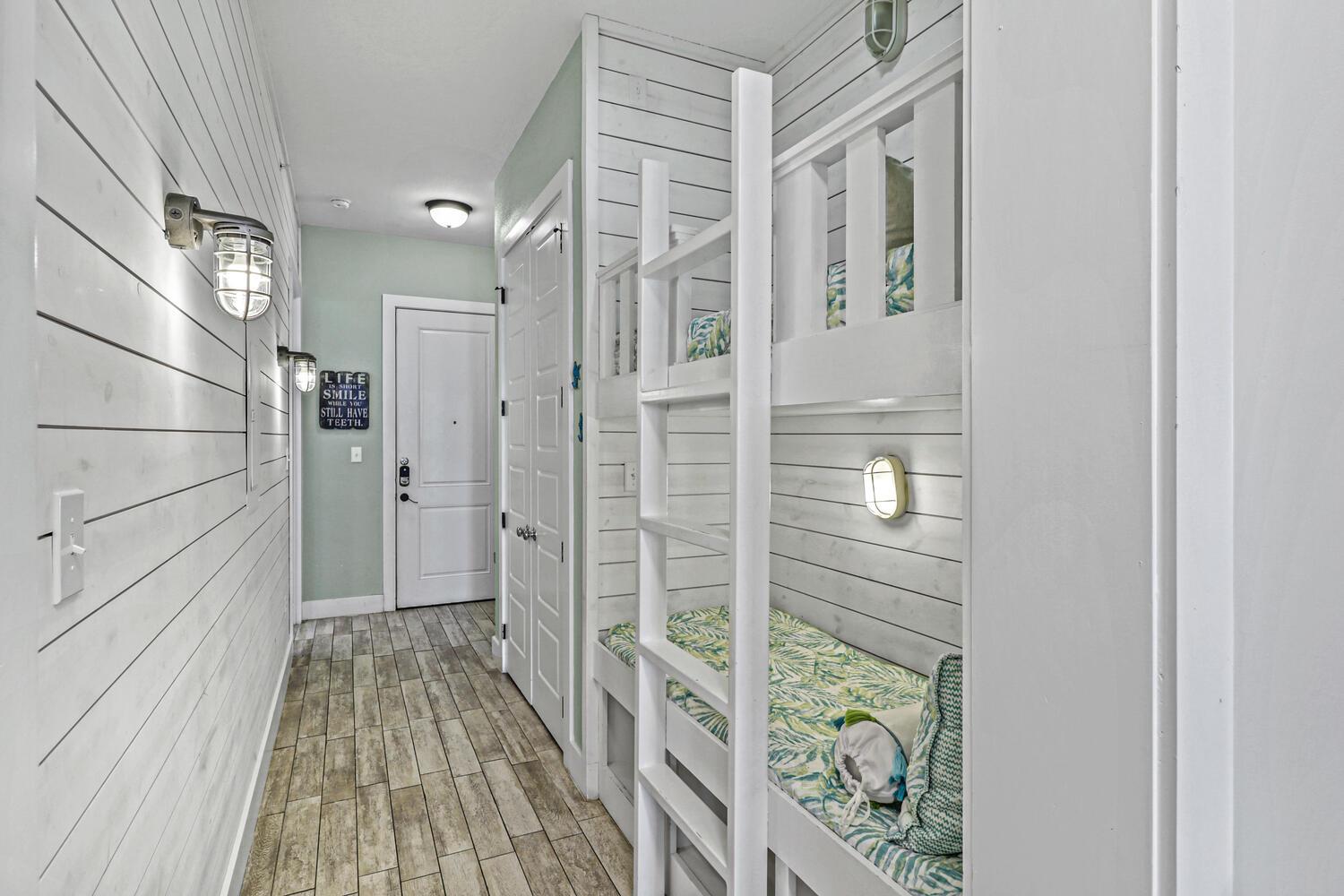 Hallway XS Twin Bunks and Closet