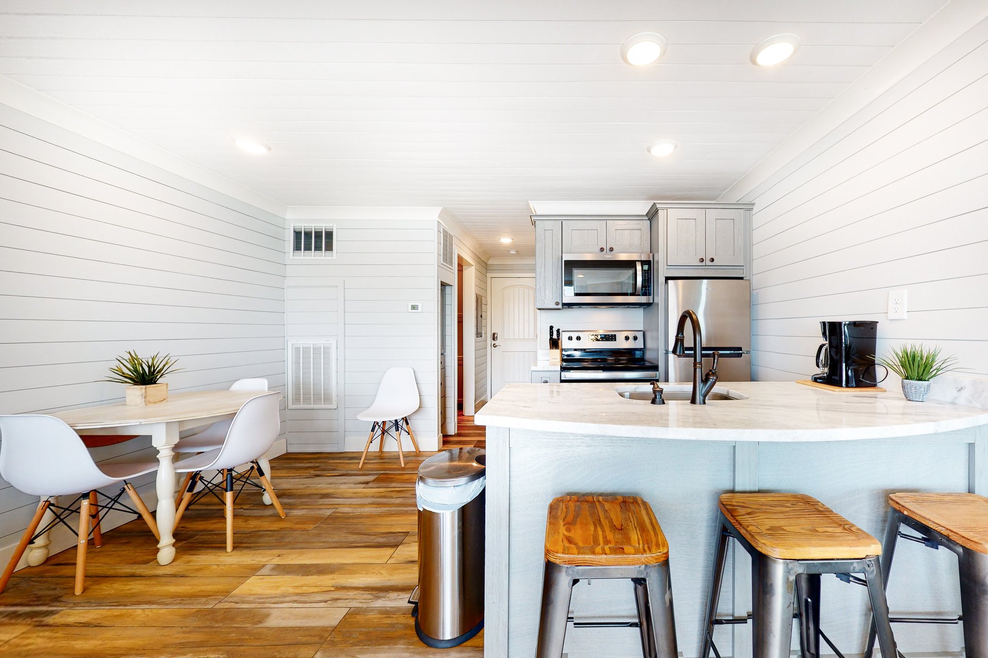 Top of the Gulf 707 11