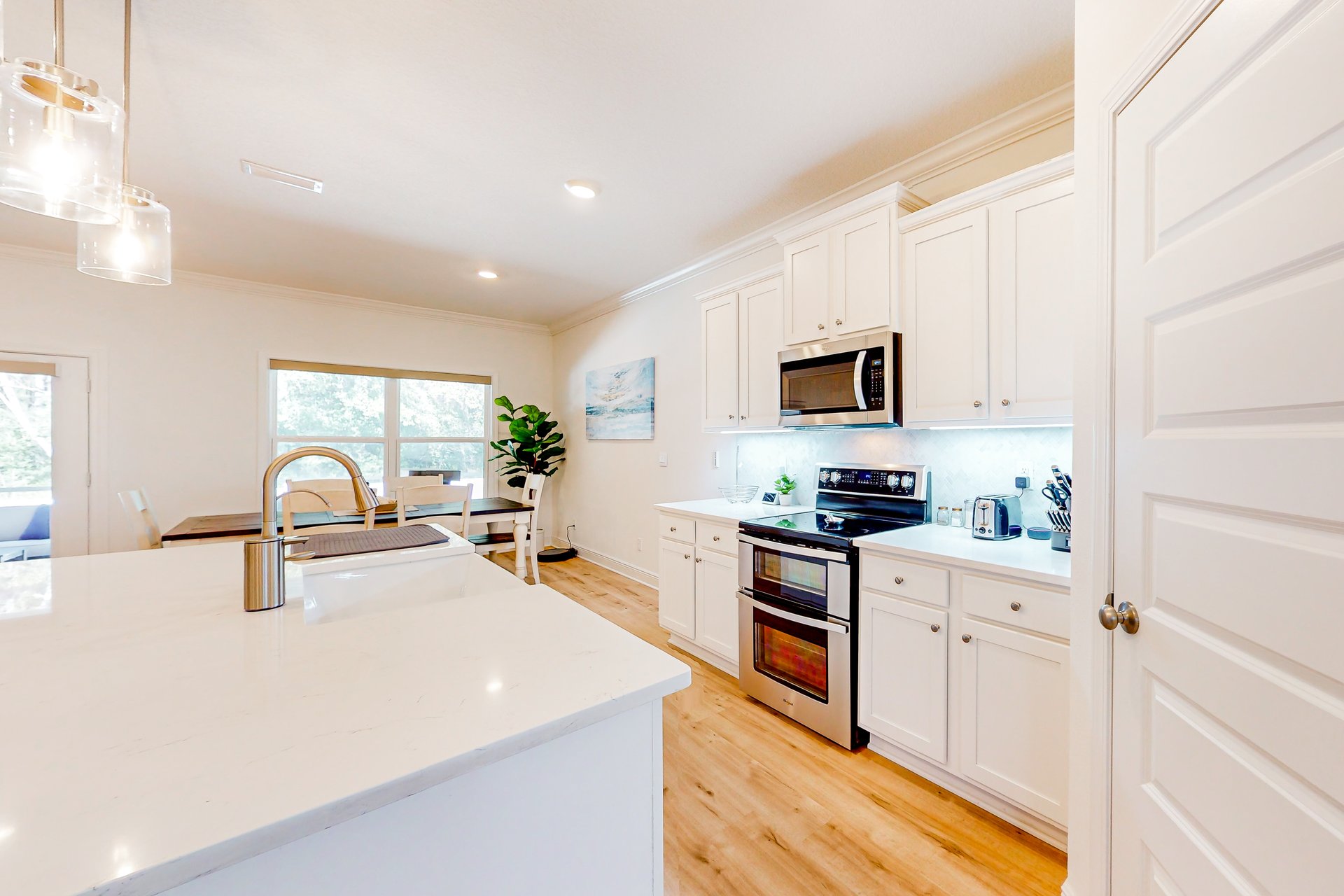 The Beach and Bay Nest 9