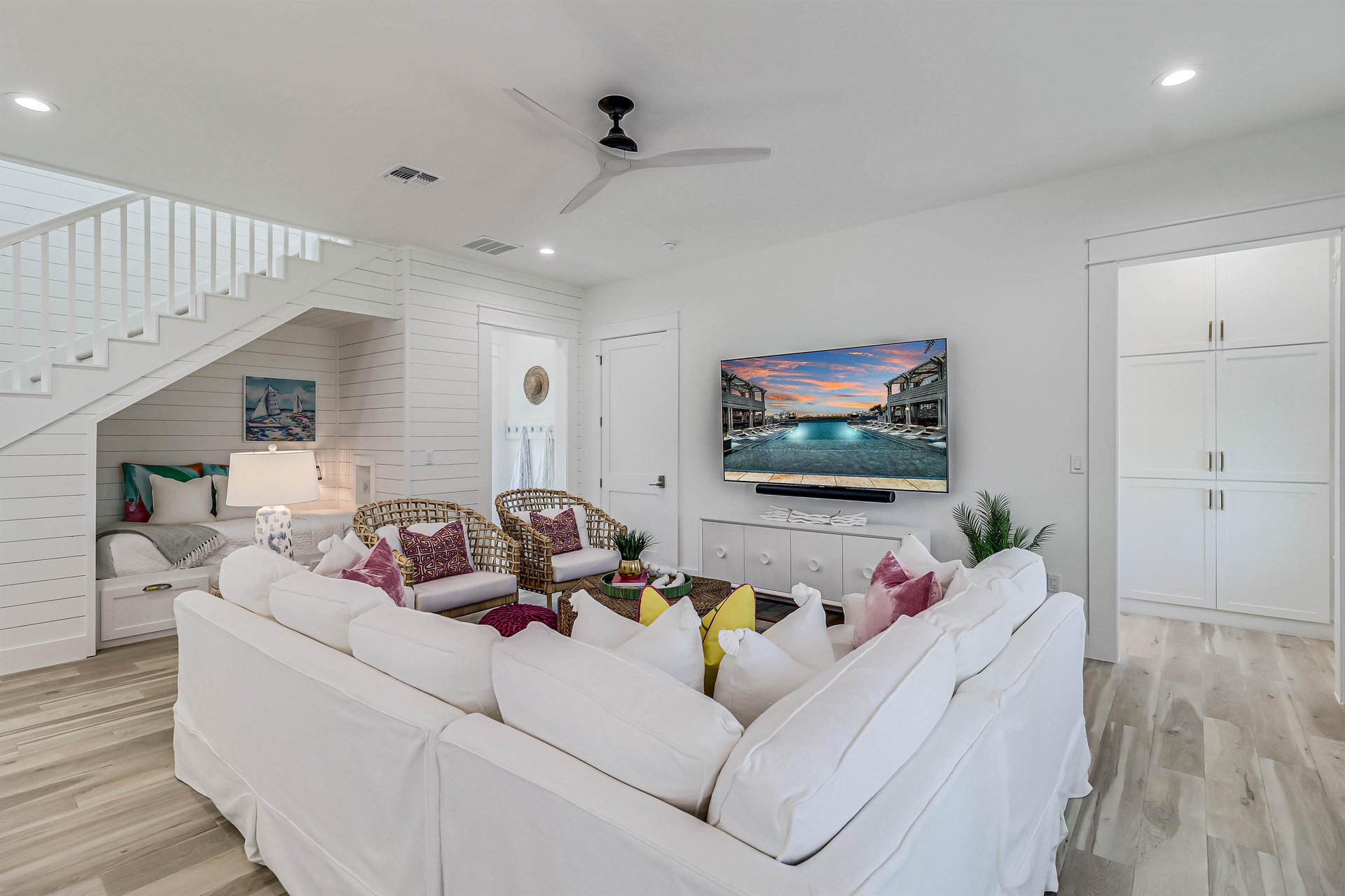 Living Area, 1st Floor