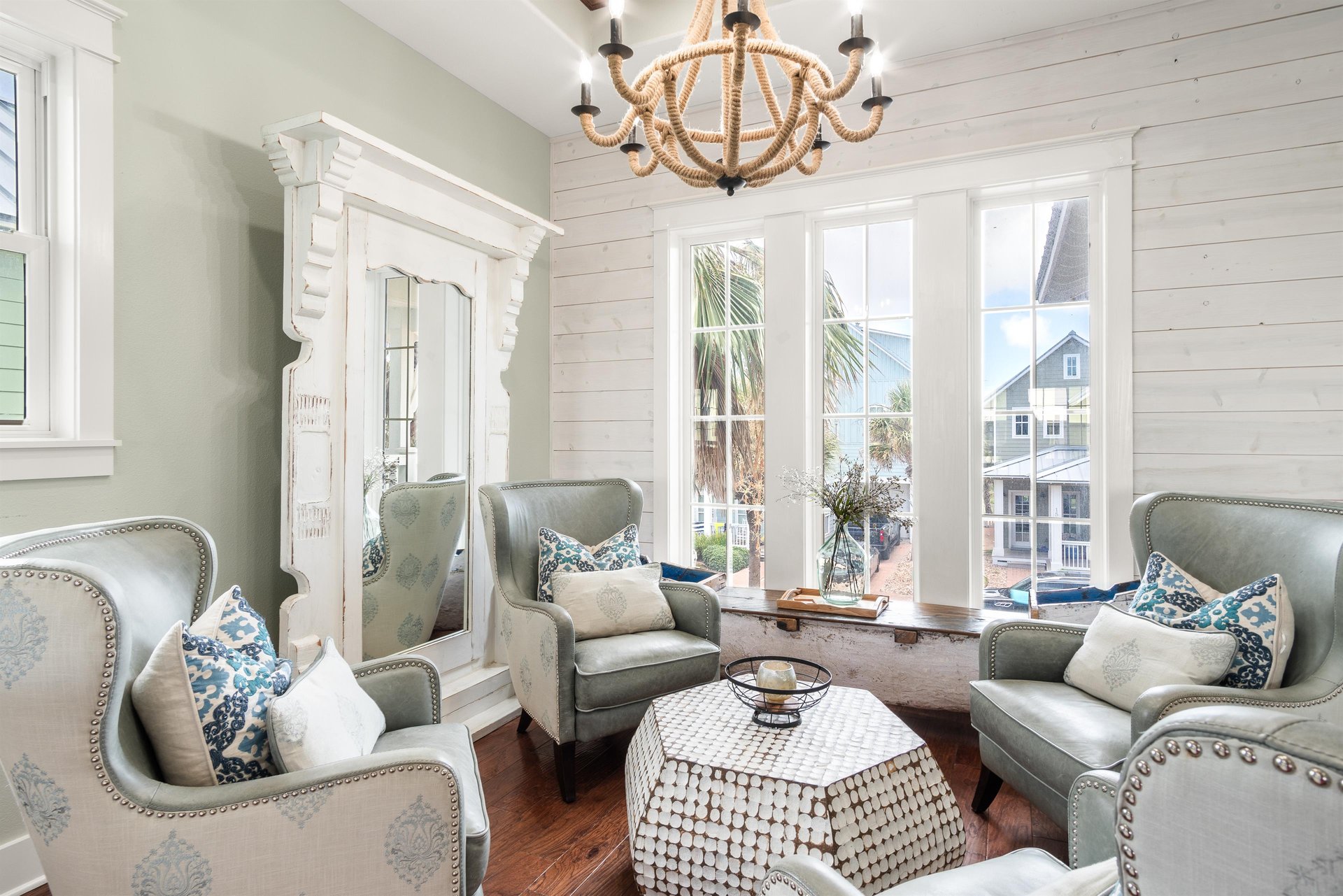 Sitting Area, 2nd Floor