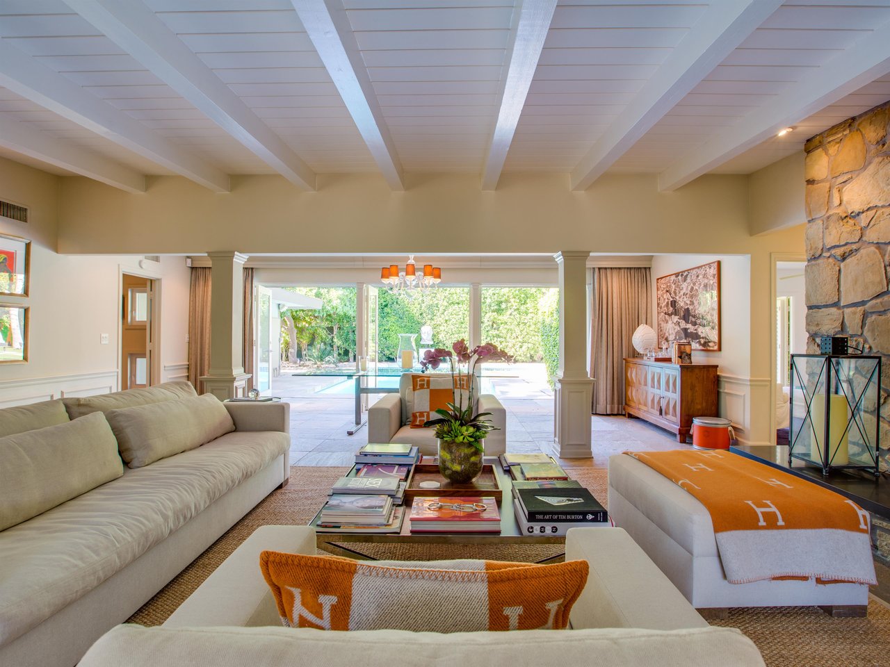 Spacious open concept floor plan