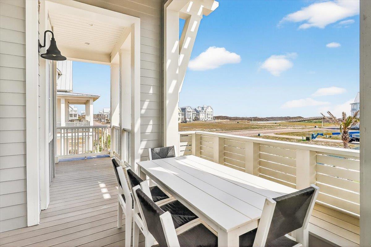 Wrap Balcony, 2nd Floor