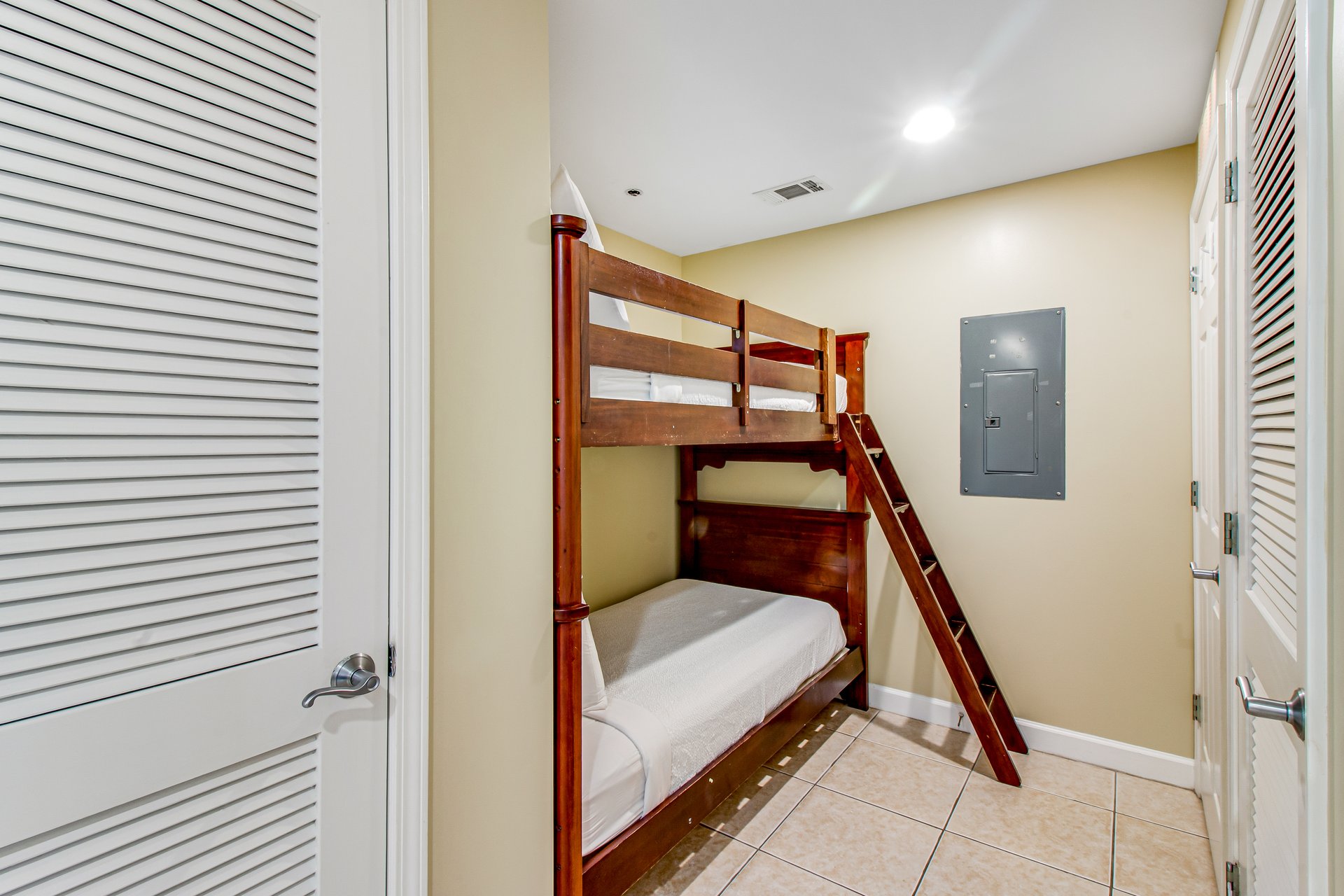 Splash Resort 507E 25