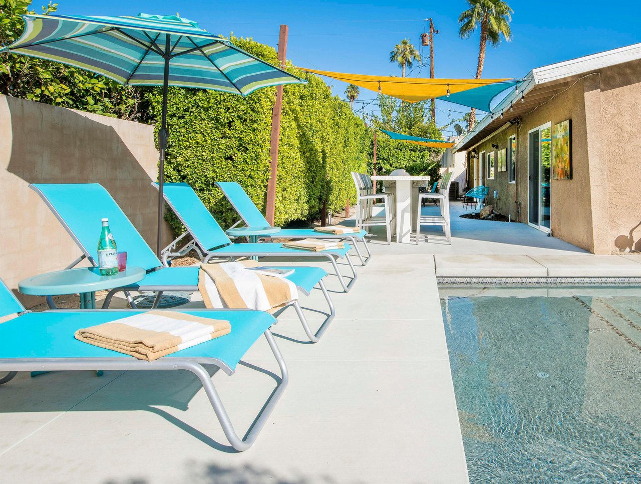 Plenty of poolside amenities