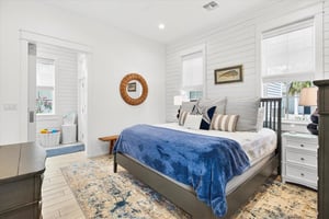 1st Floor, King Bedroom