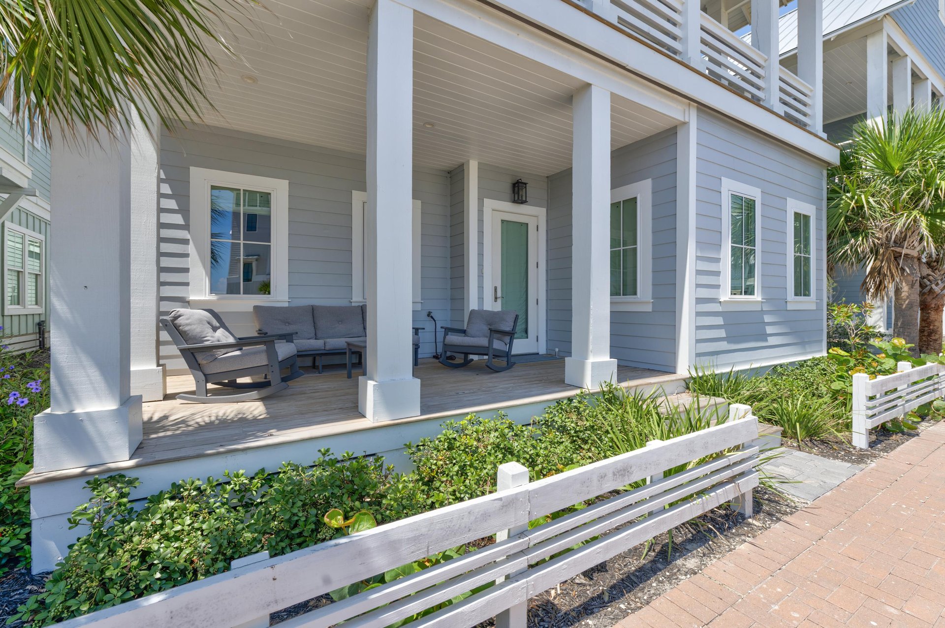 Front Porch, 1st Floor