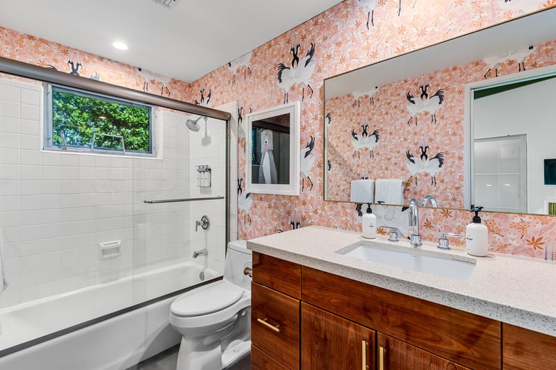 Fun Lavish Bathroom Wallpaper