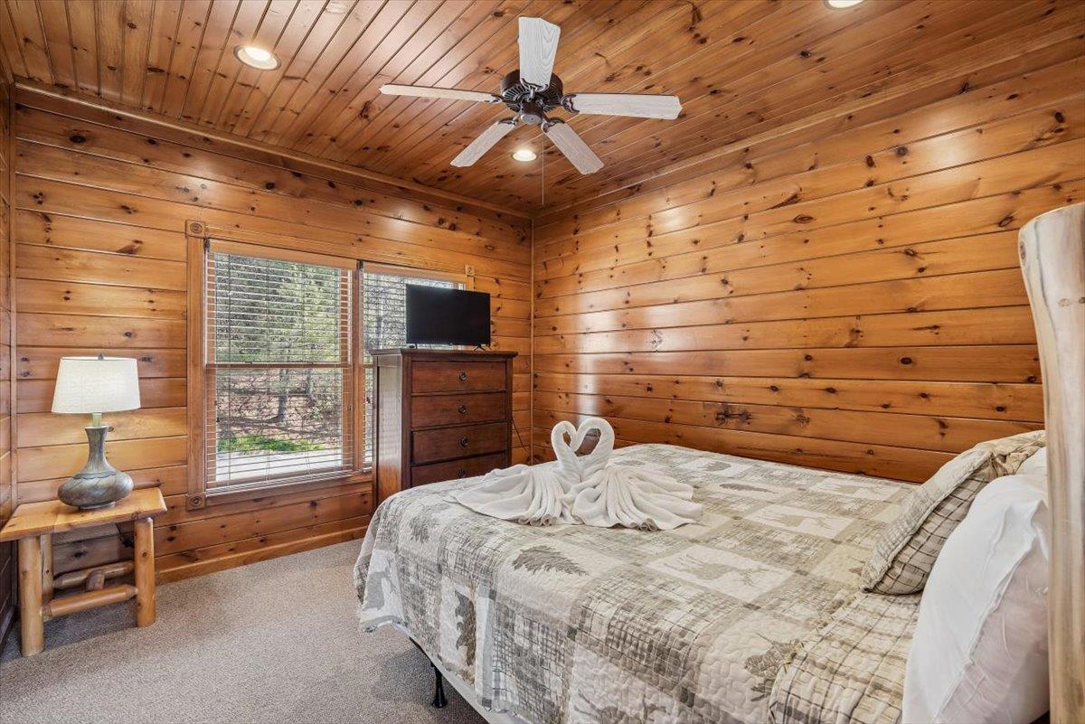 33Primary Bedroom