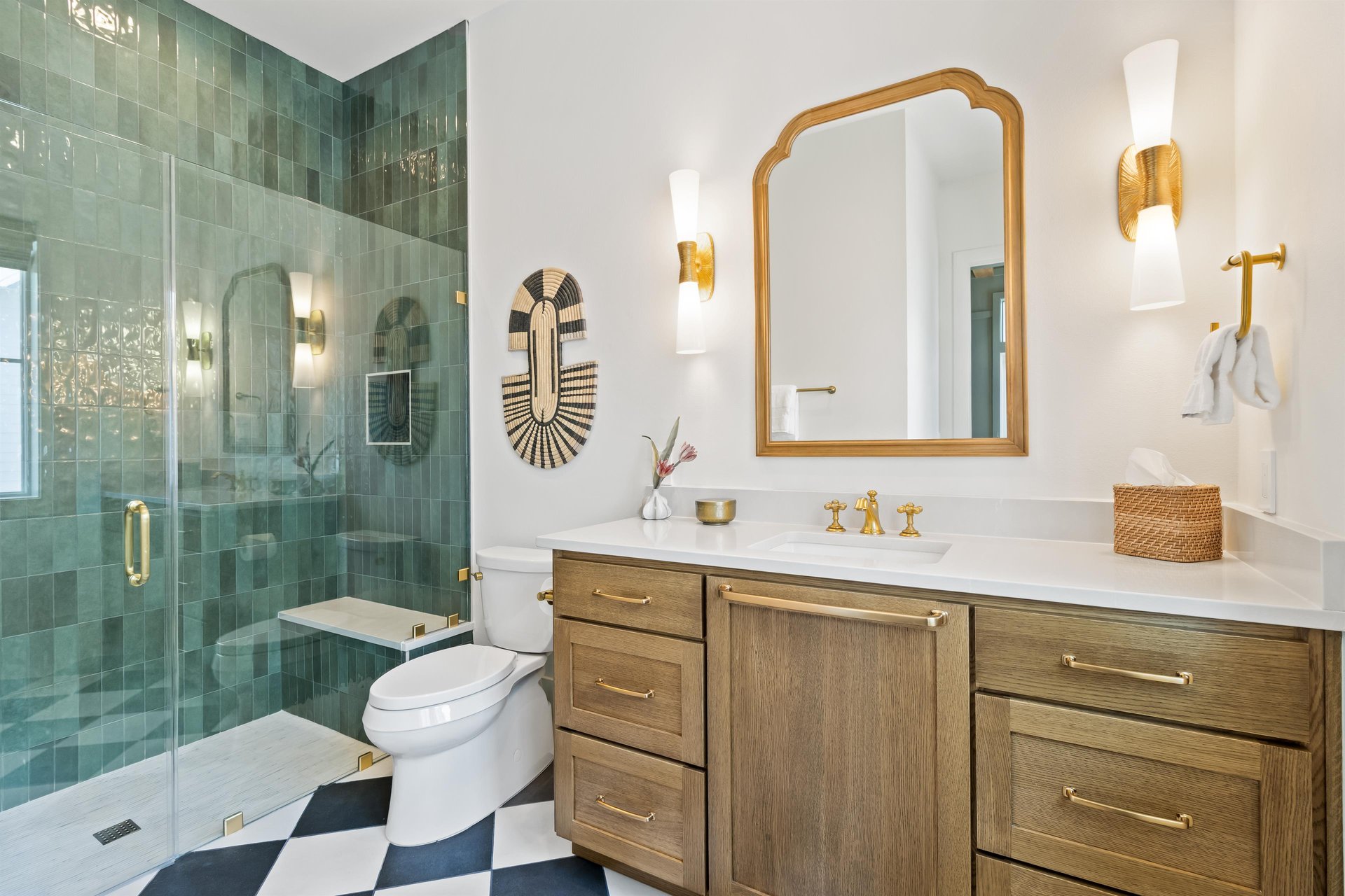 Third King Bathroom, 2nd Floor