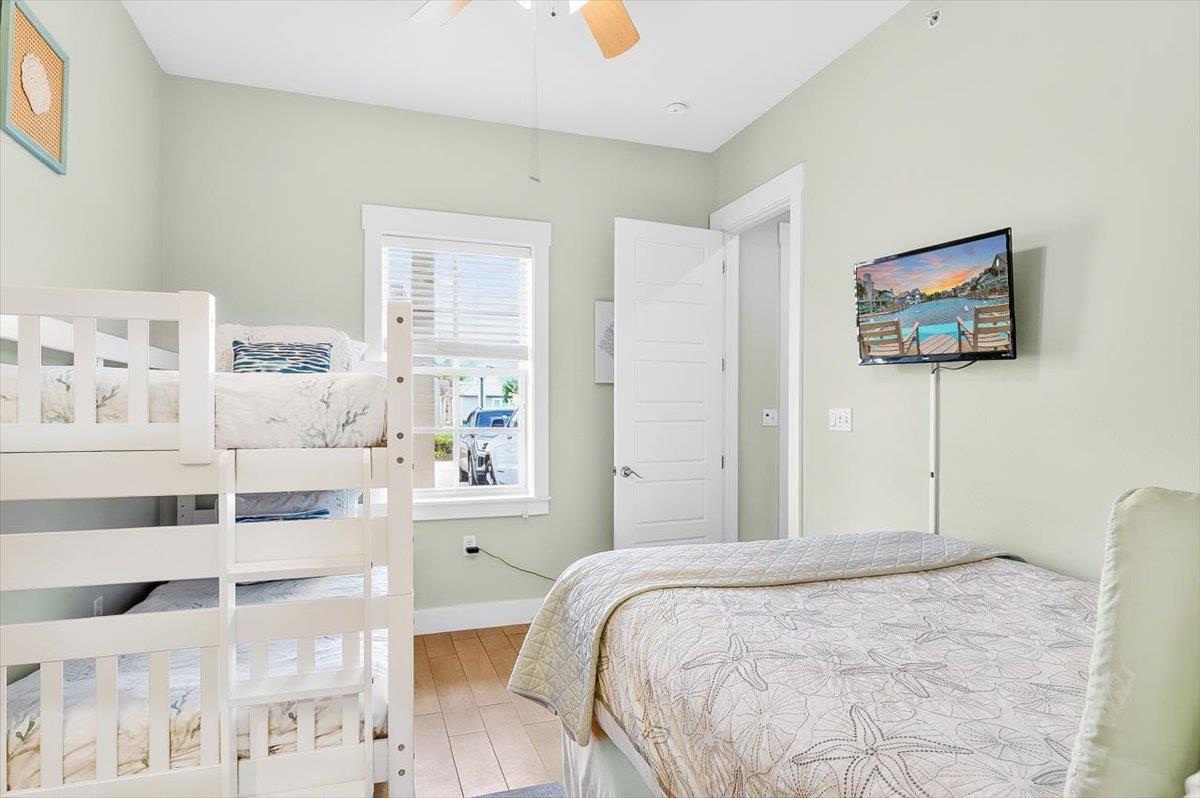 Queen  Twin Bunk Bedroom, 1st Floor