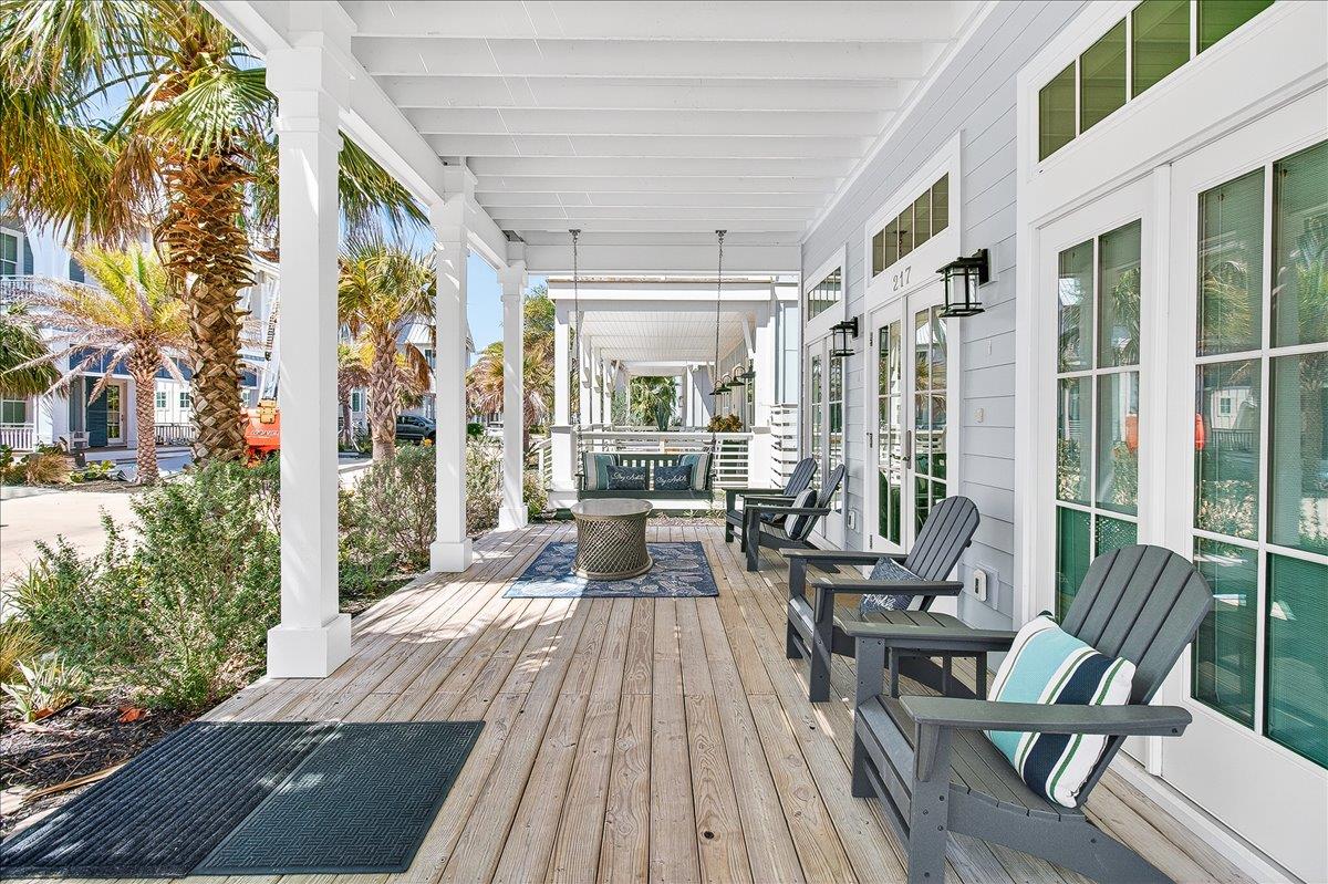 1st Floor, Front Porch