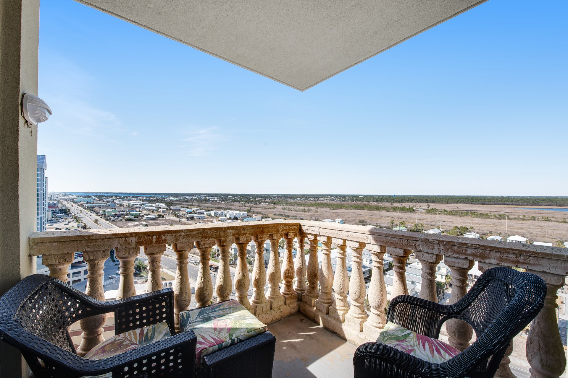 The Colonnades 1503 27