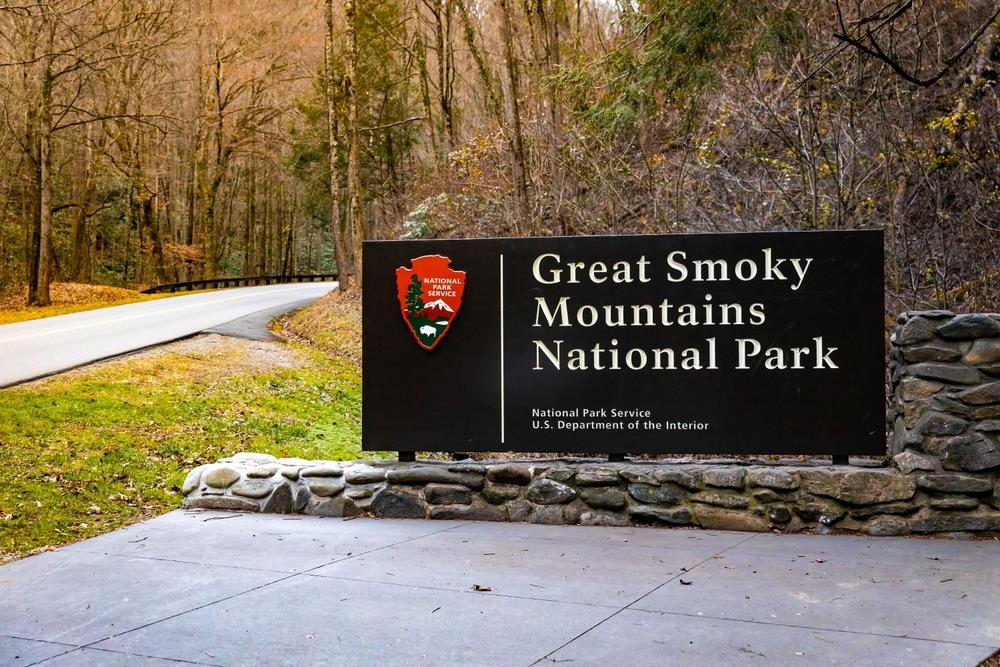 great smoky mountains national park sign great smoky mountains national park sign