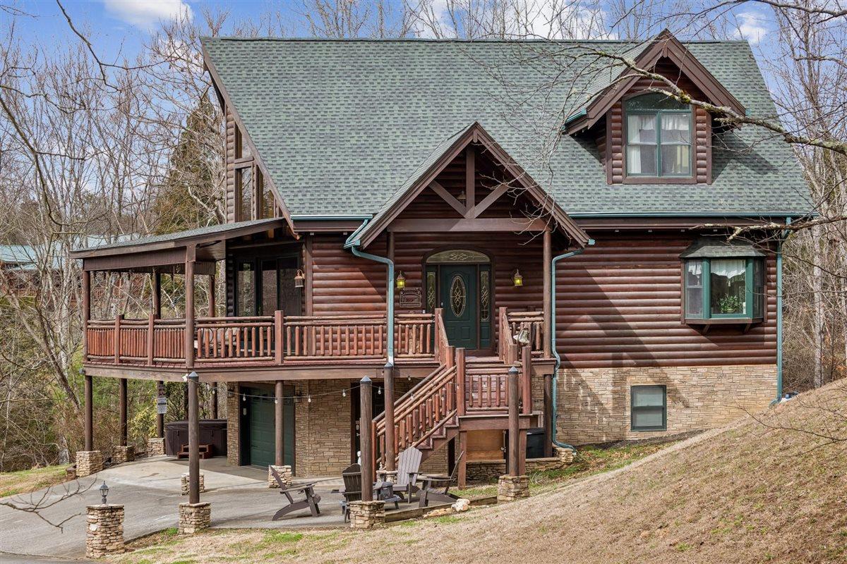 A daytime look at Sweet Willas and the peaceful setting you will call home during your stay