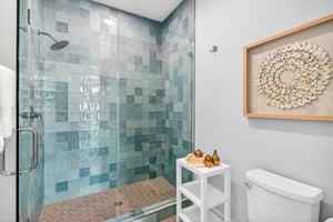 Primary King Bathroom, 1st Floor