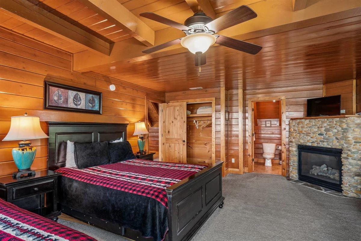 50PrimaryBedroom
