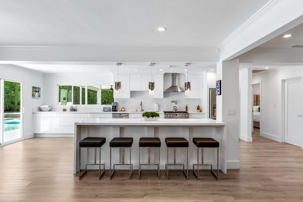 Breakfast island for 5