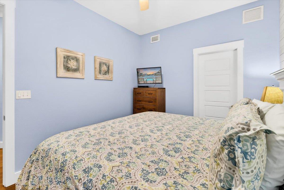 Primary King Bedroom, 1st Floor