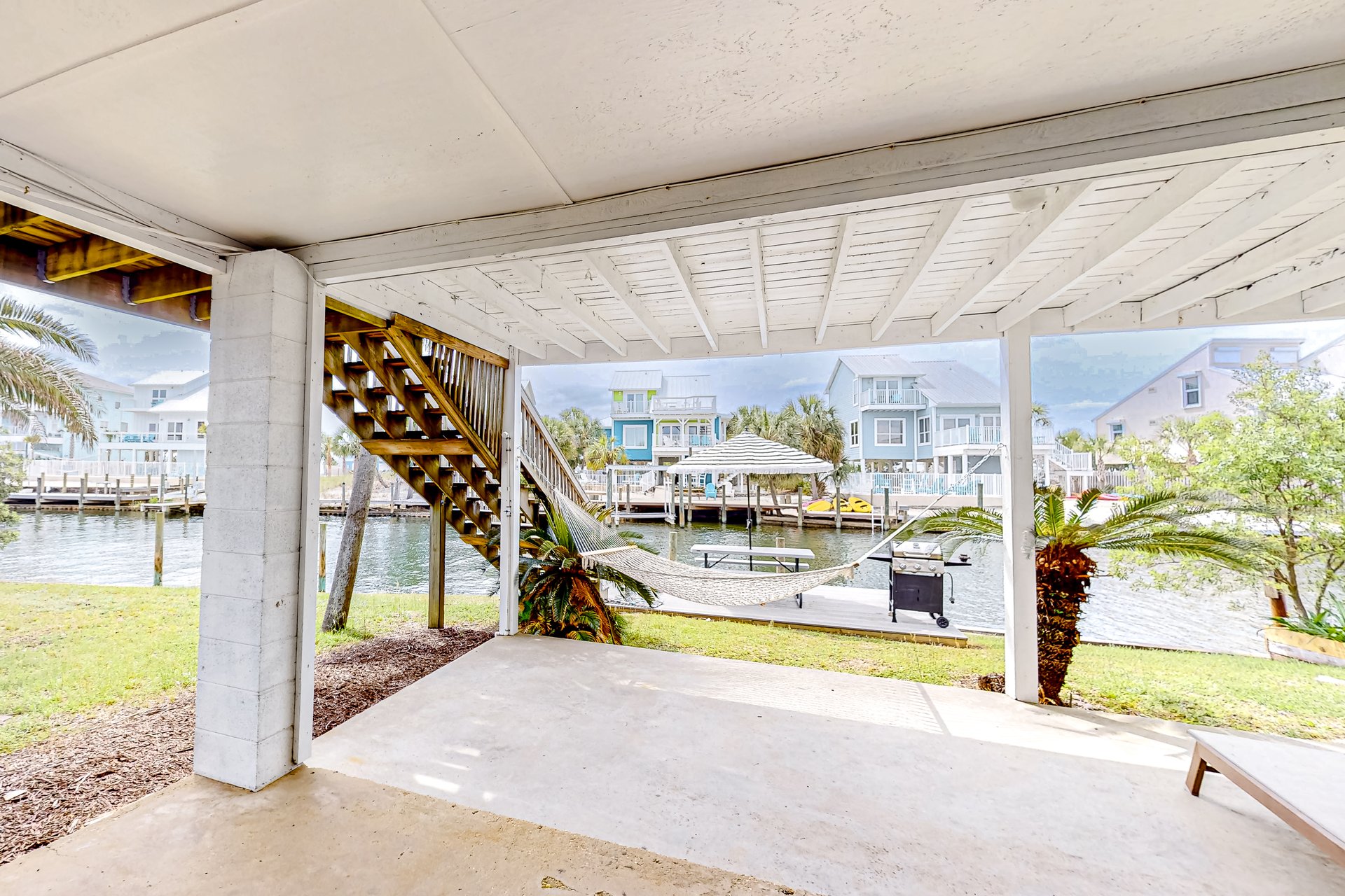 Flood Reef Retreat  Queen Conch Suite 14