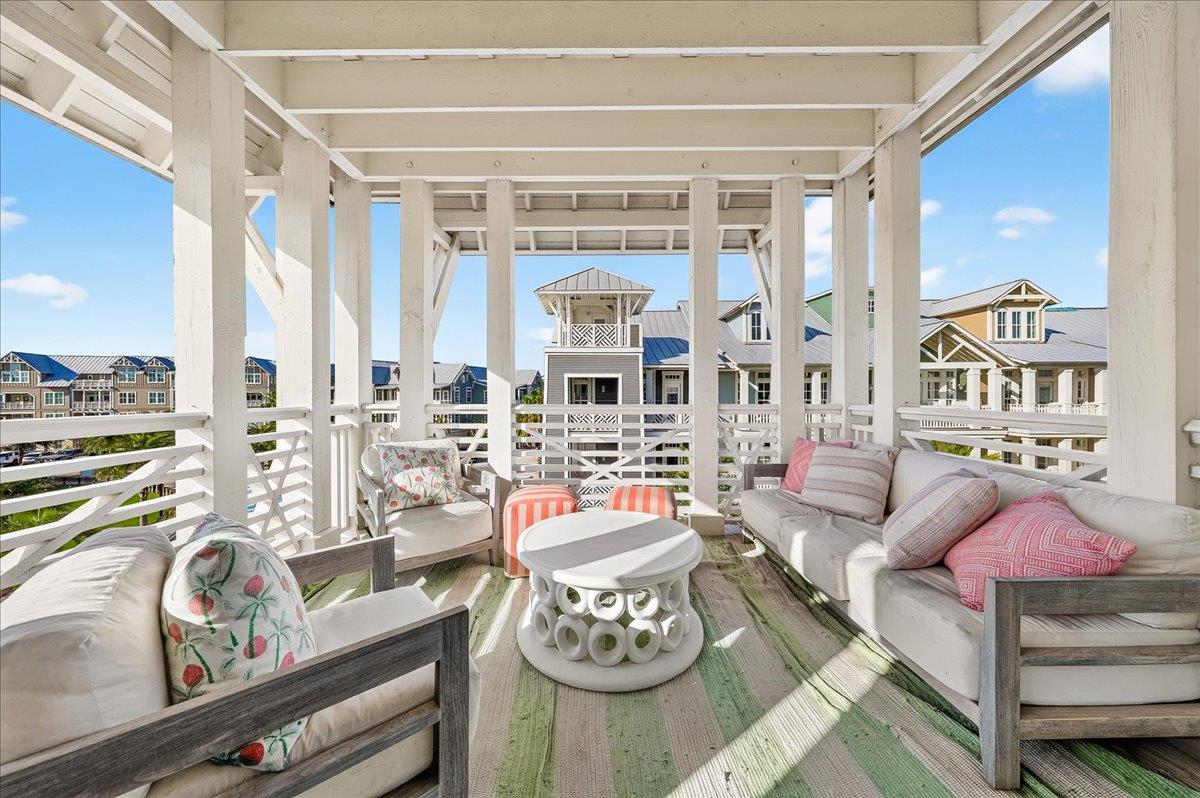 Lounge Balcony, 1st Floor