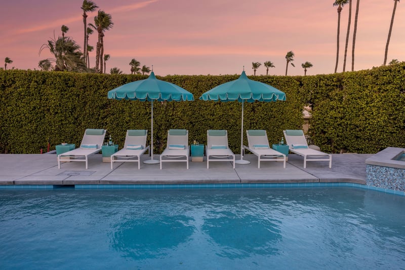 Sunbathing lounge Chairs Lined Up