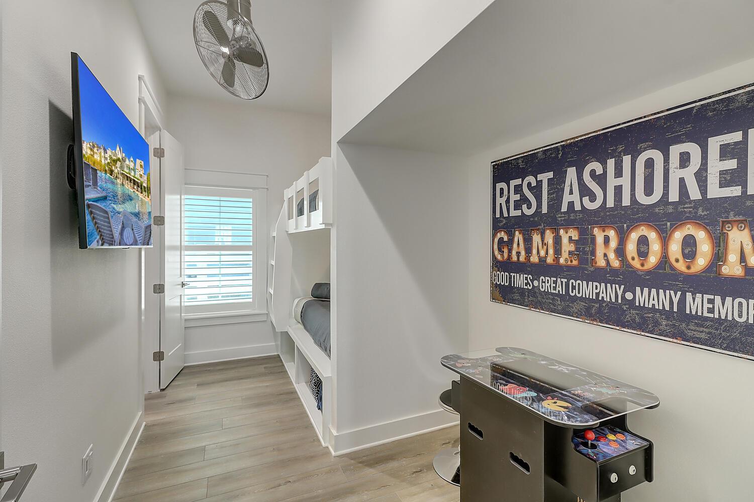 1st Floor TwinTwin Bunk Room