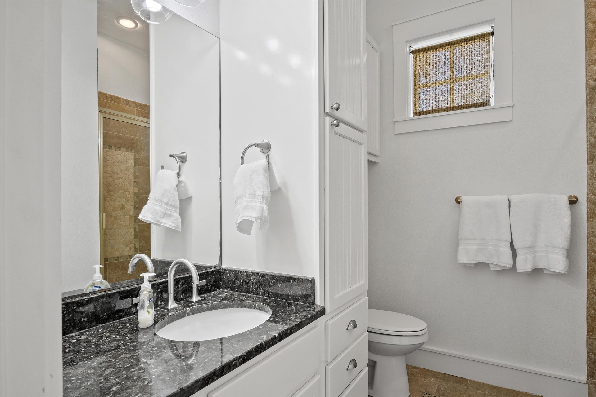 Shared Bathroom, 1st Floor