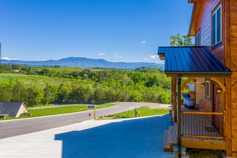 Smoky Mountain Chalet Driveway