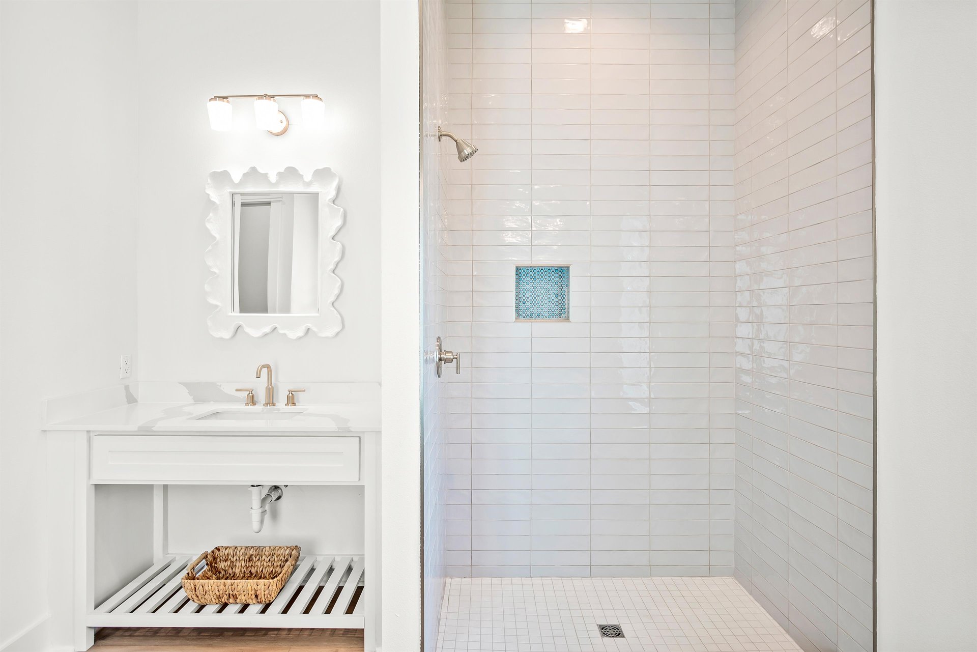 1st Floor King Ensuite