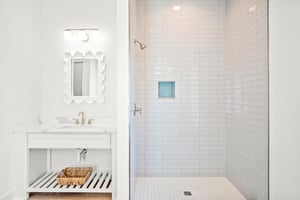 1st Floor King Ensuite