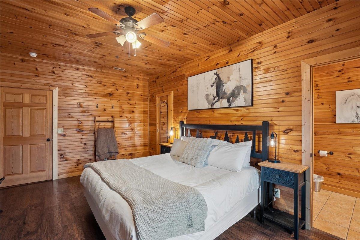 019Bedroom
