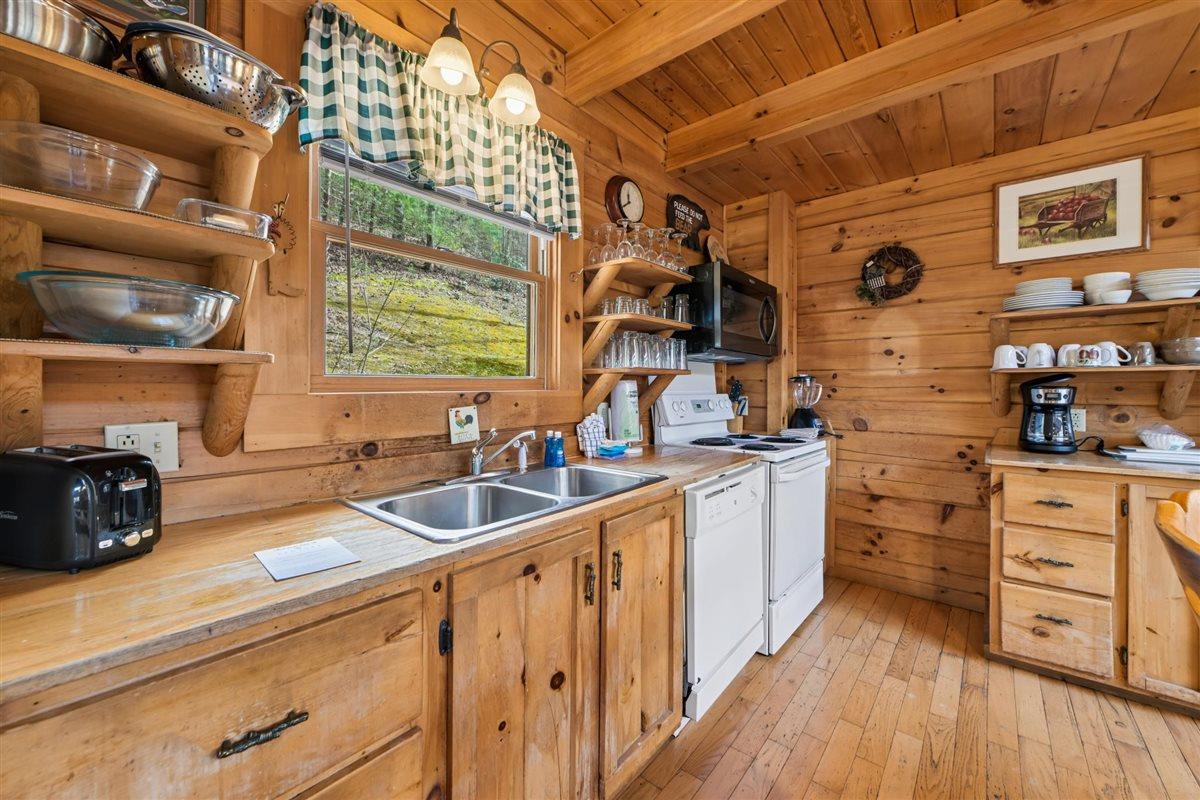 25Kitchen
