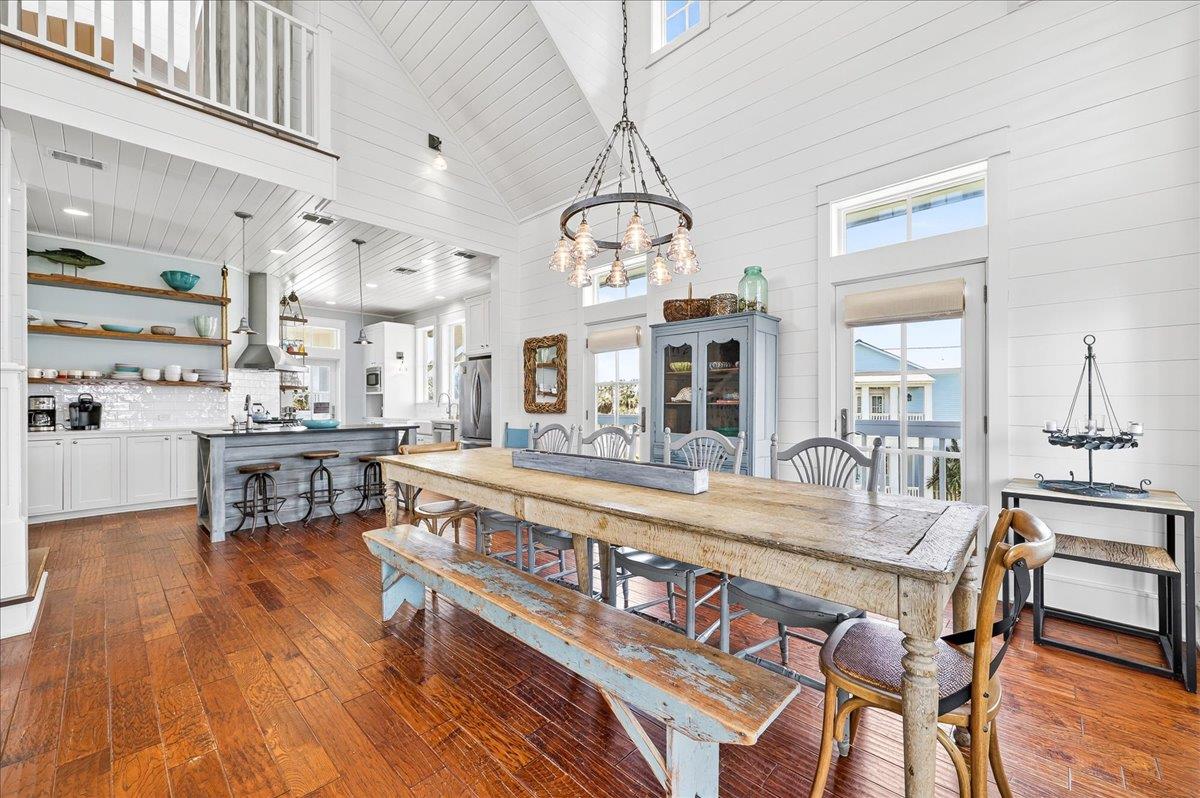 2nd Floor, Dining Area