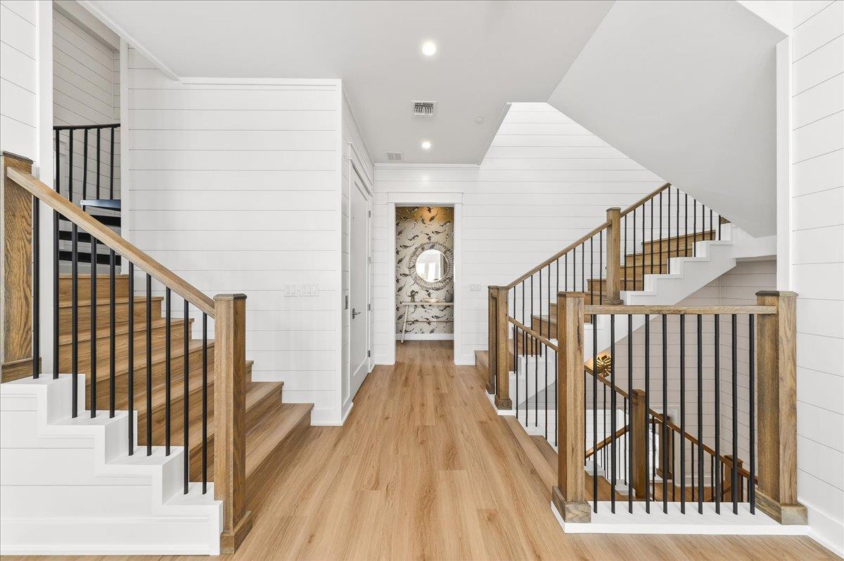 Landing, 3rd Floor