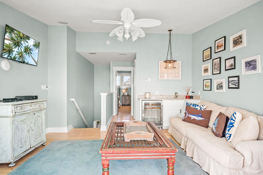 3rd Floor, Living Room