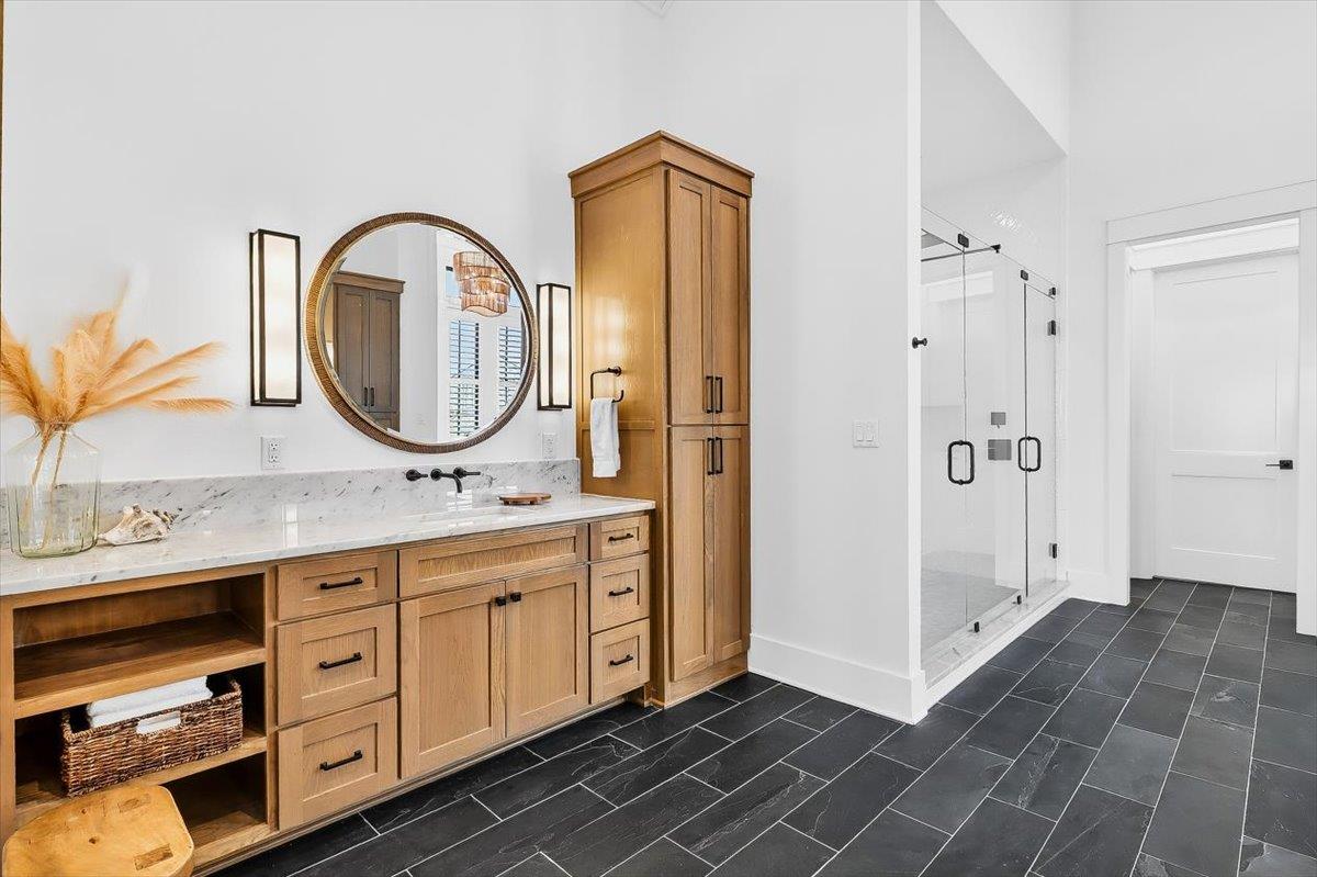 Primary King Bathroom, 3rd Floor