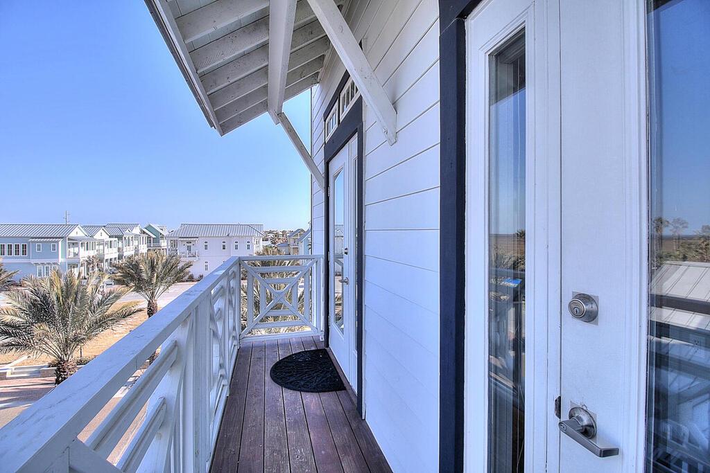 Side Balcony Off Kitchen, 3rd Floor