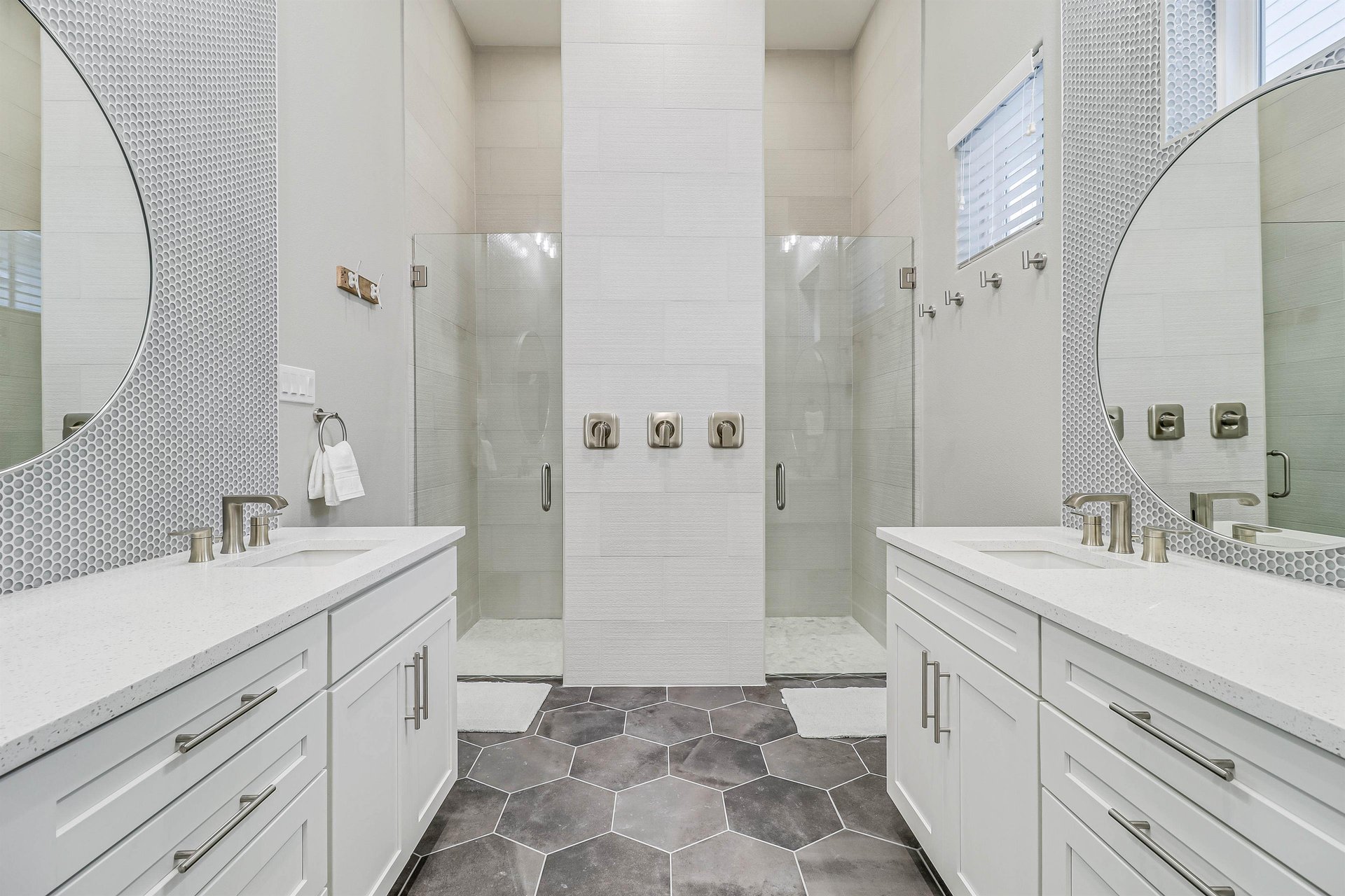 Primary King Bathroom, 2nd Floor