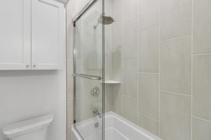 Bunk Room with Double Shower and Lavatory, 1st Floor