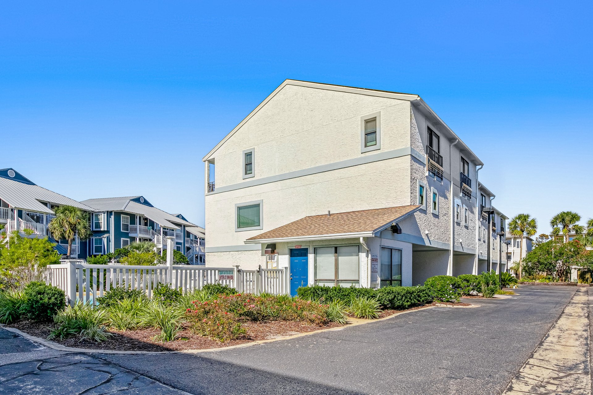 Costa Vista Townhomes 13 27