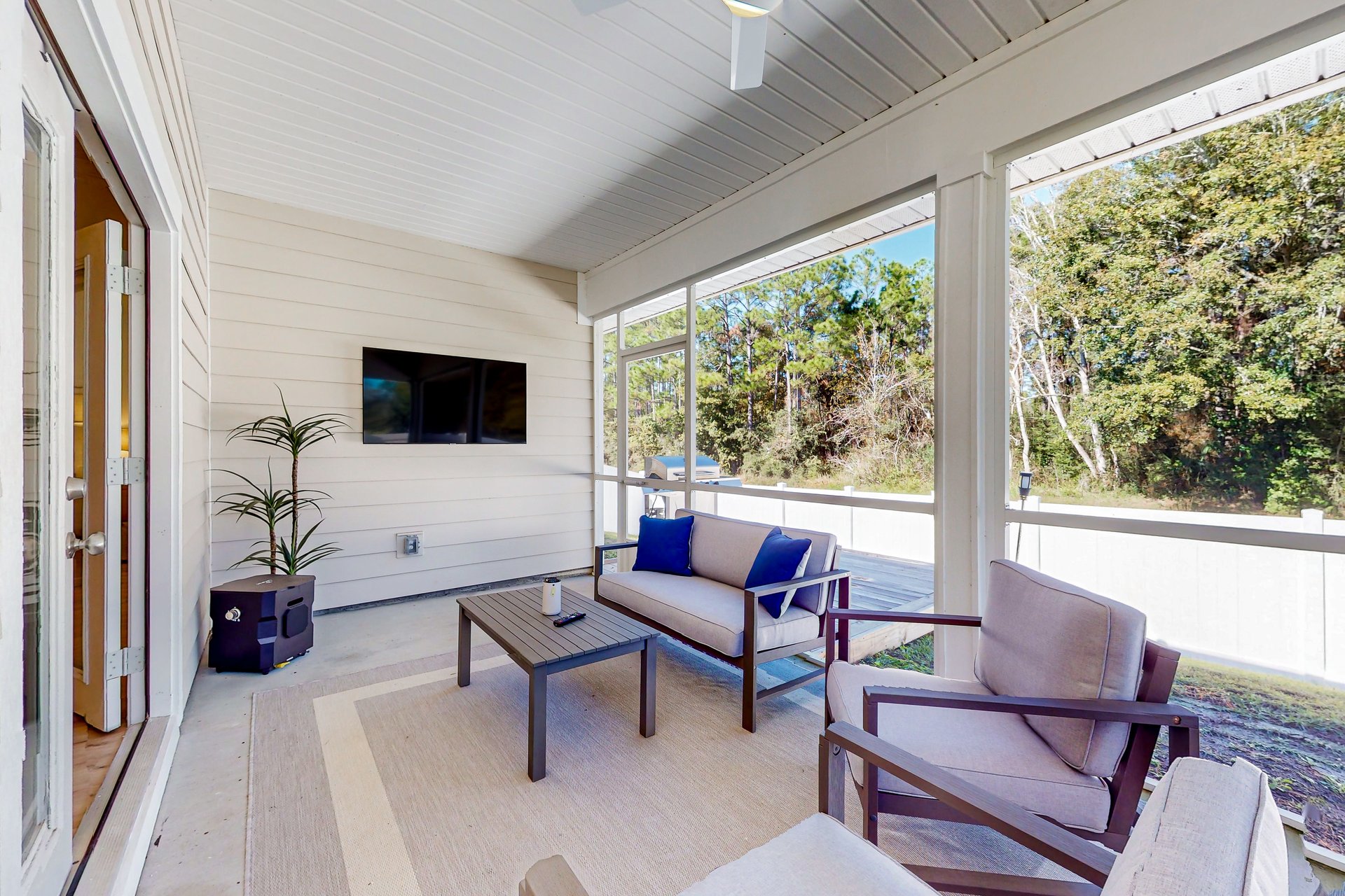 The Beach and Bay Nest 10